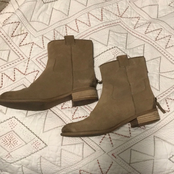 Taupe suede bootie - Picture 2 of 4